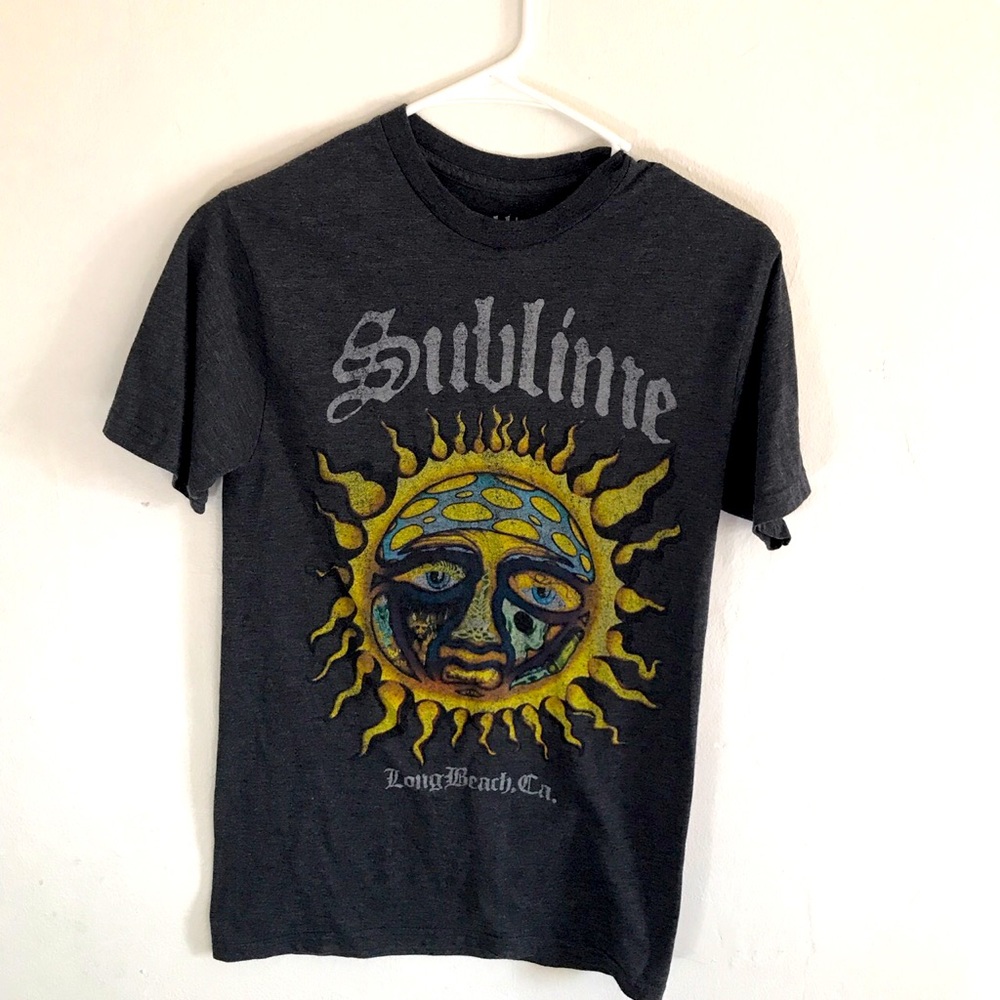 Super cute and vintage sublime shirt.